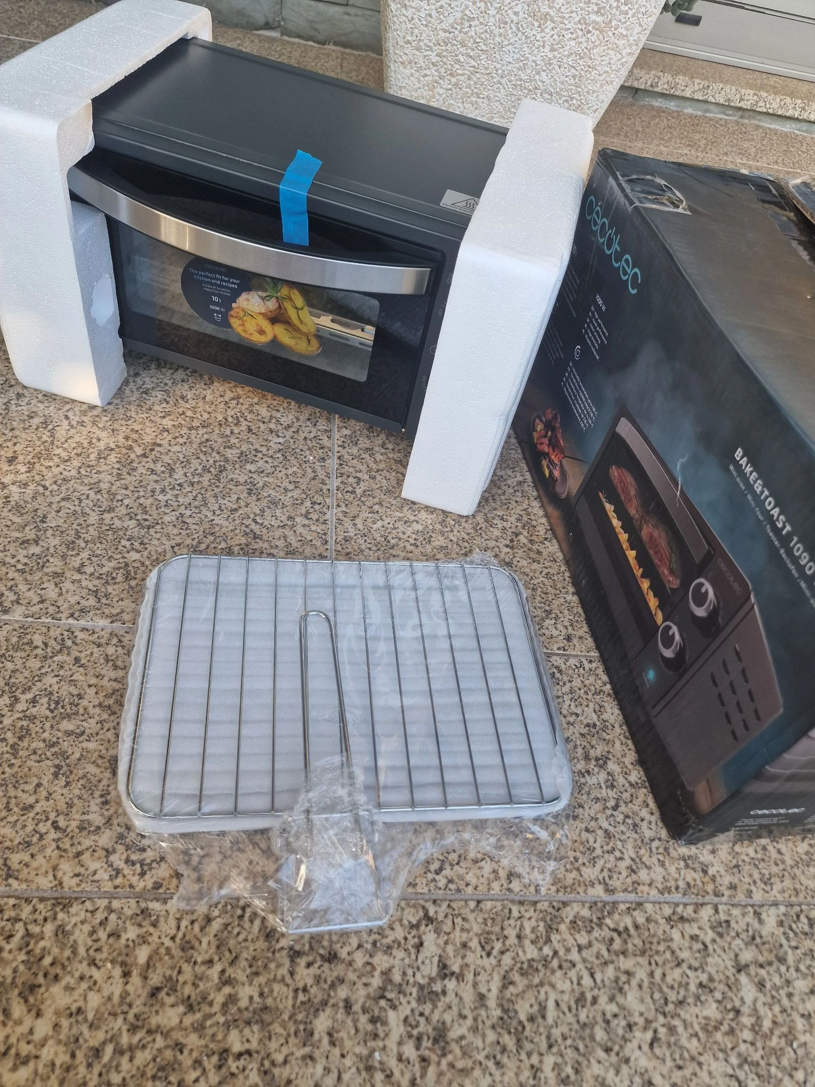 Cecotec Bake&Toast 1090 Black é um mini-forno elétrico compacto com capacidade para 10 litros   – photo 4